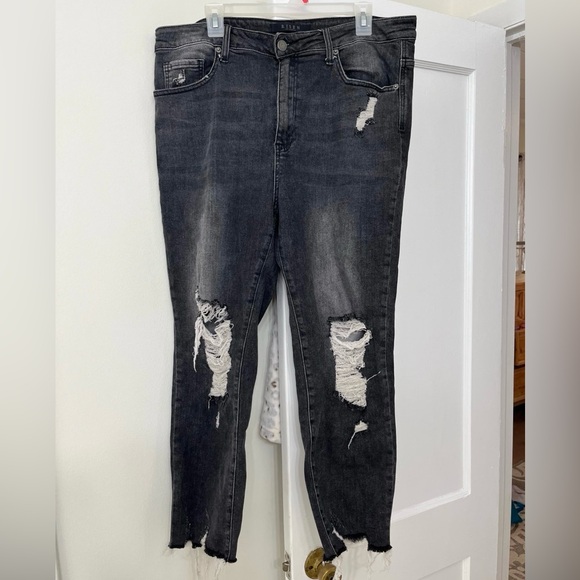 Risen distressed denim - Picture 1 of 3